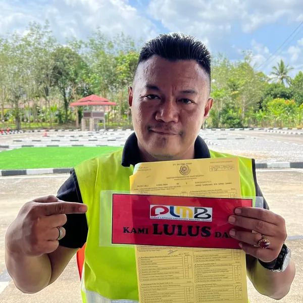Pelajar PLMB yang berjaya lulus ujian JPJ